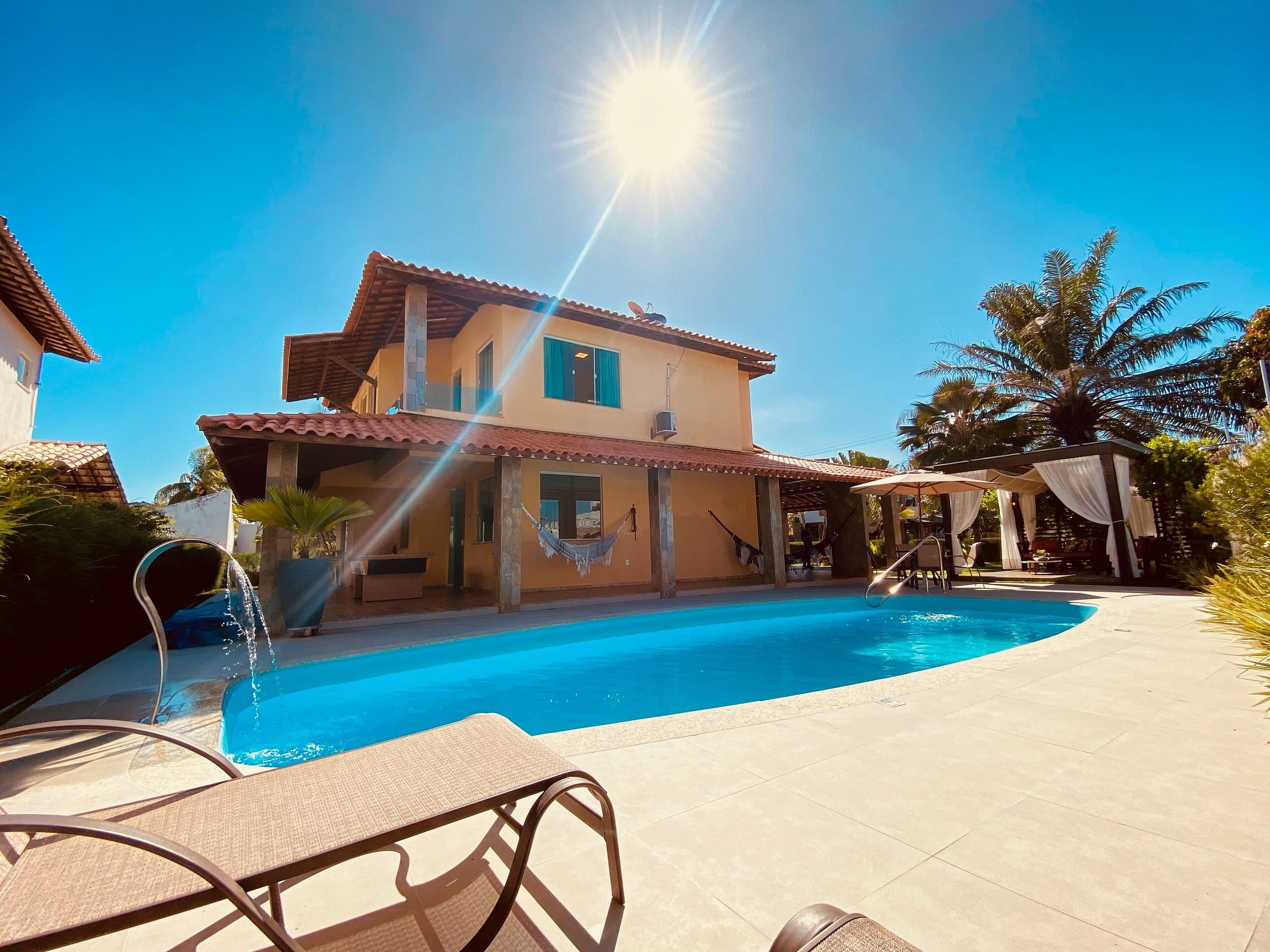 Casa Moderna em Cond. Frente Mar - Aracaju-SE