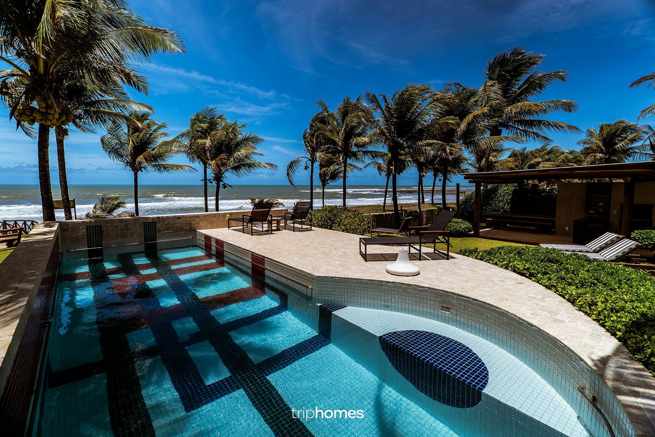 Casa Luxo e Conforto Frente-Mar em Guarajuba/BA